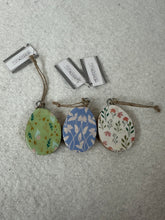 Load image into Gallery viewer, Ganz Wooden Egg Ornament
