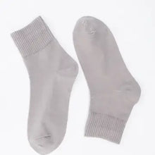 Load image into Gallery viewer, Happy Feet Socks - Gray
