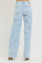 Load image into Gallery viewer, Risen Baggy Floral Print Jeans
